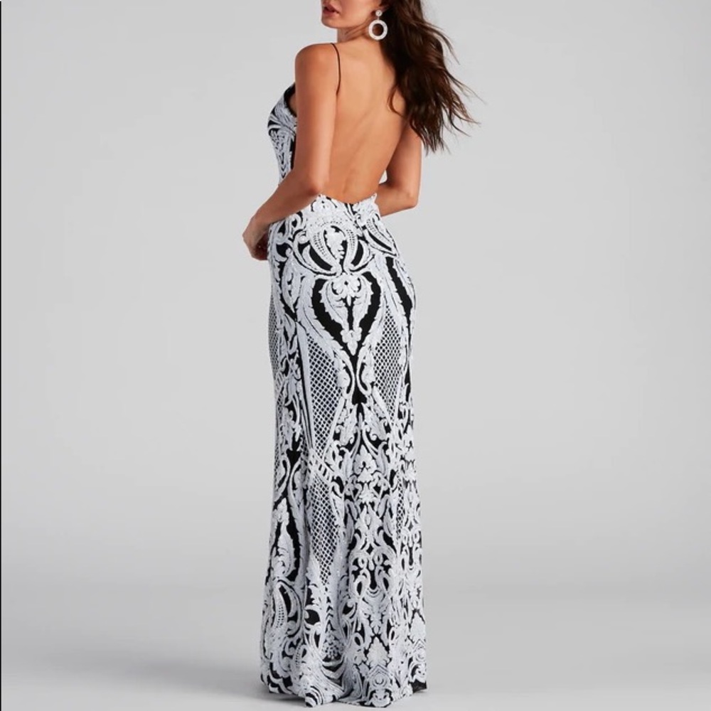 Gorgeous size 5 sequin / maxi party prom dress.
